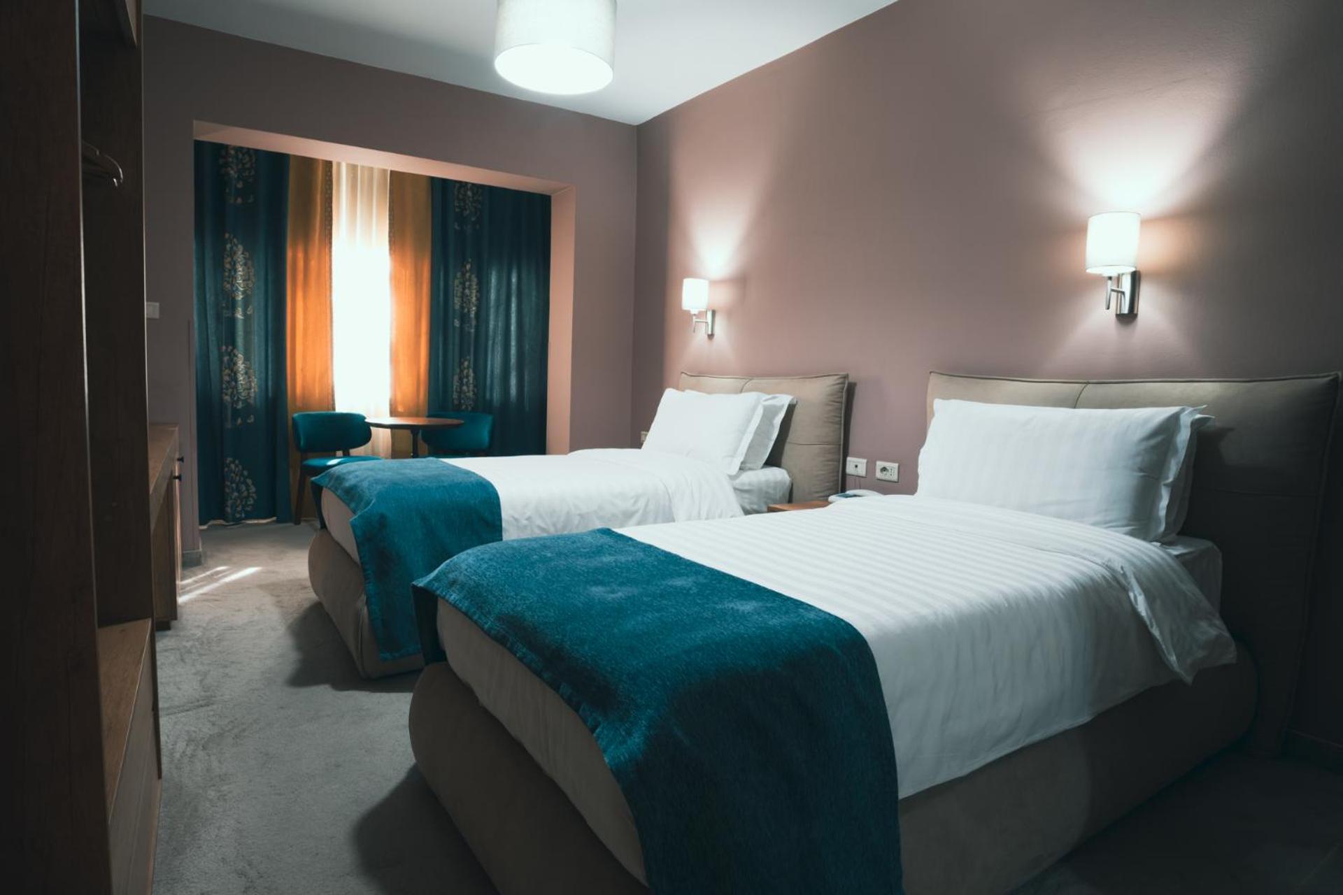 Hotel Eder ติรานา ภายนอก รูปภาพ