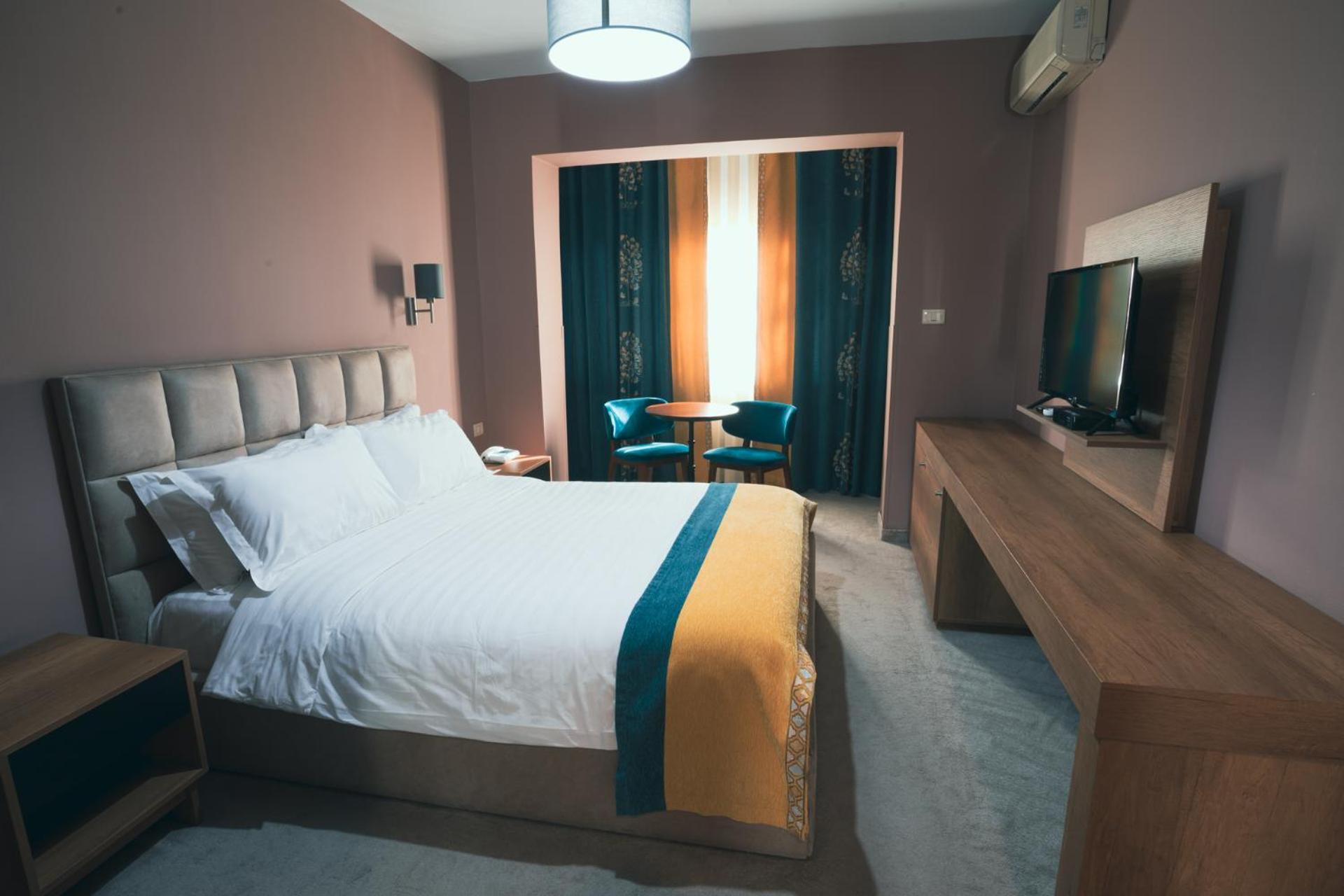 Hotel Eder ติรานา ภายนอก รูปภาพ